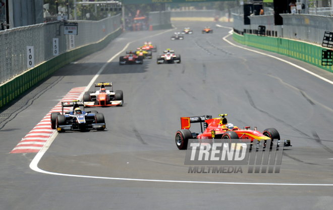 Bakıda tamaşaçıların "Formula 1" həyəcanı. Azərbaycan, Bakı, 18 iyun 2016